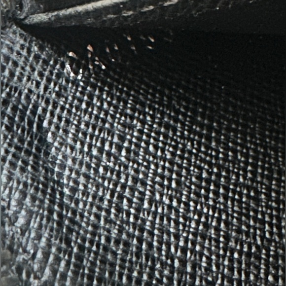 Louis Vouiton Black Epi Zippy Wallet - Picture 11 of 11